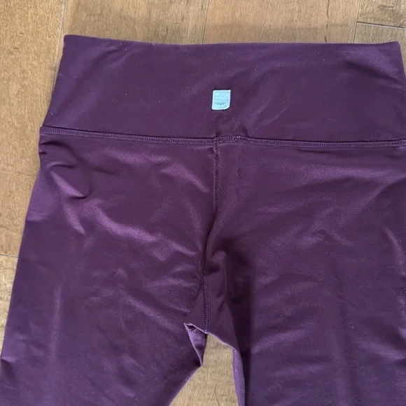 Vuori Deep Purple Leggings - Picture 3 of 4